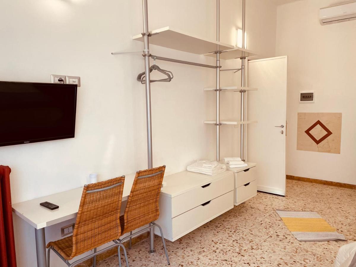לינה וארוחת בוקר סאסארי Il Giardino Di Iole Via Giovanni Amendola N36 מראה חיצוני תמונה
